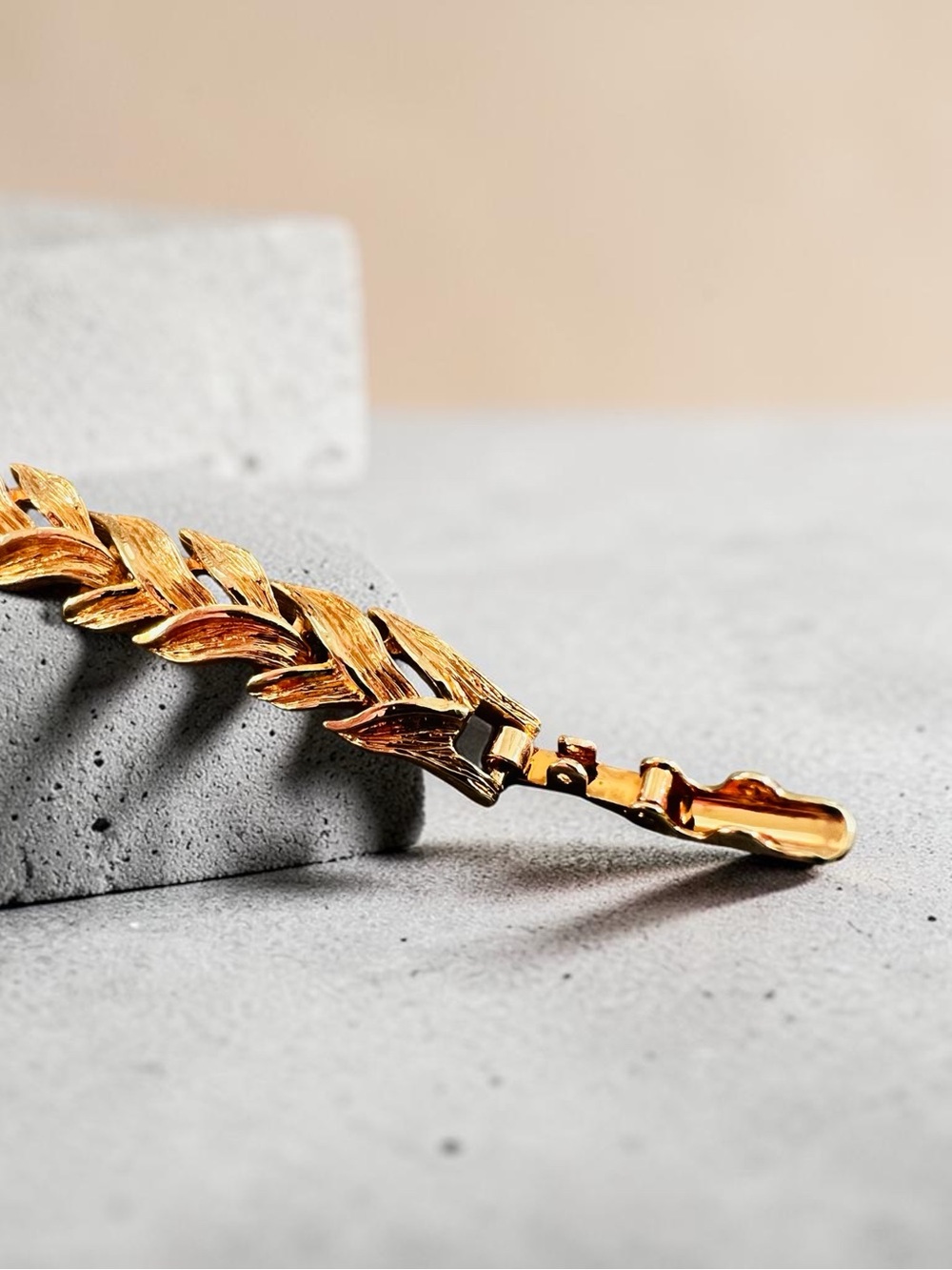 Sarah Coventry Gold Tone Link Bracelet – 1970s – 6.5” - Picture 2 of 4
